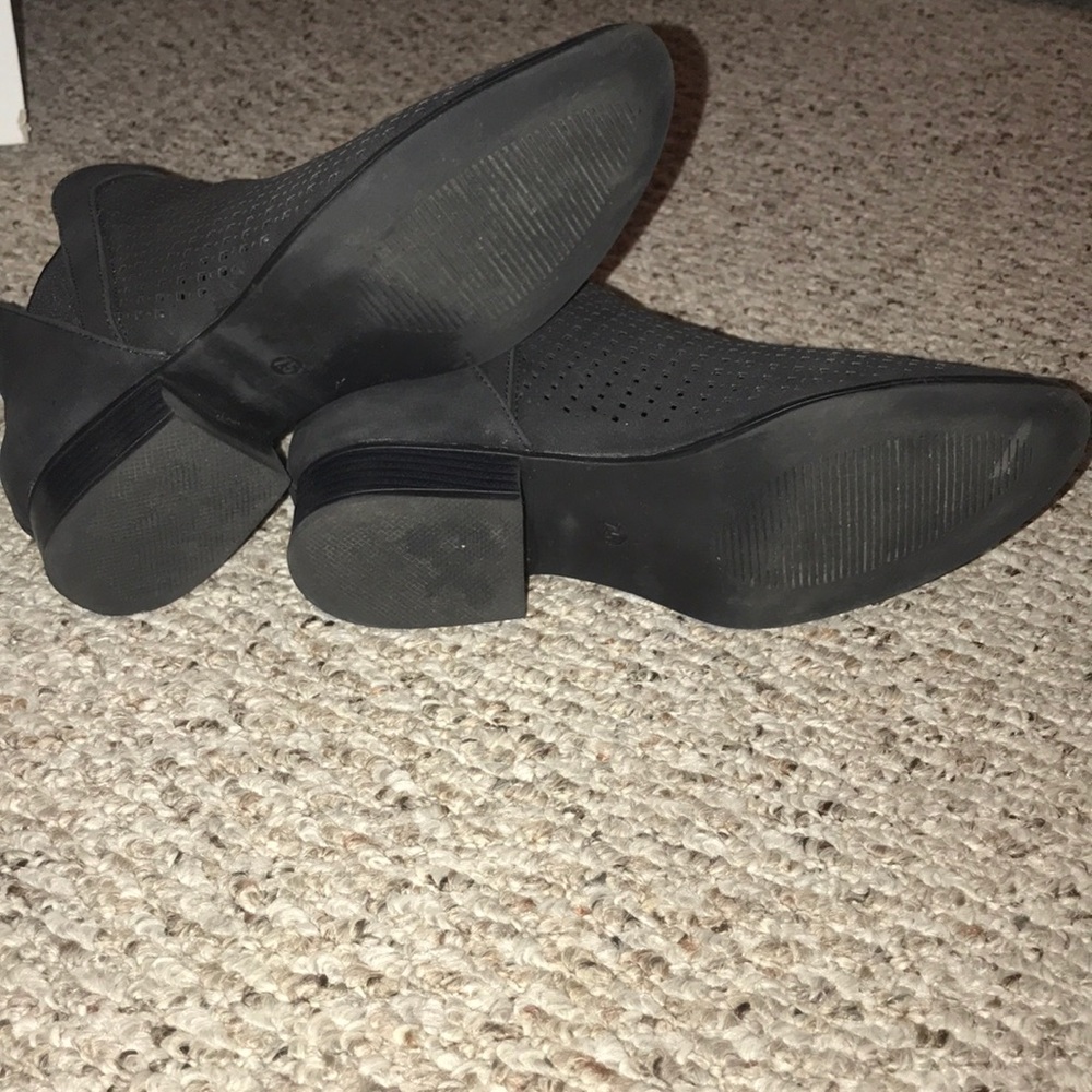 Women’s Black Booties - Picture 4 of 5